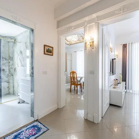 Historic Quarter 1br By Pikhost Appartement