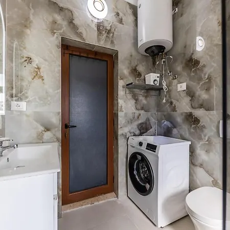 Historic Quarter 1br By Pikhost Appartement